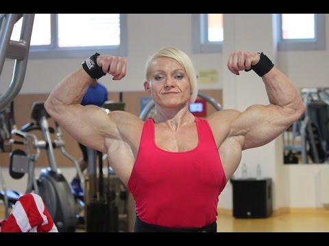 You Won't Believe How HUGE These 9 Female Bodybuilders Are 25